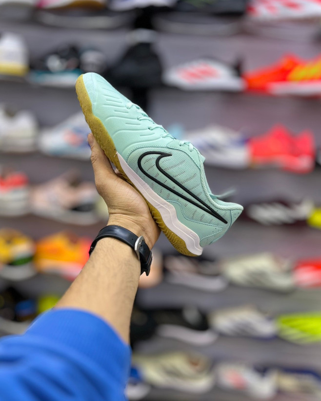 کفش فوتسال نایکی با کفی فول ایر مناسب بازیهای طولانی