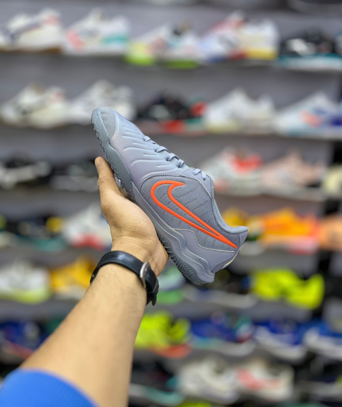 کفش فوتسال نایکی فول ایر نقرهای نارنجی مناسب بازی تهاجمی