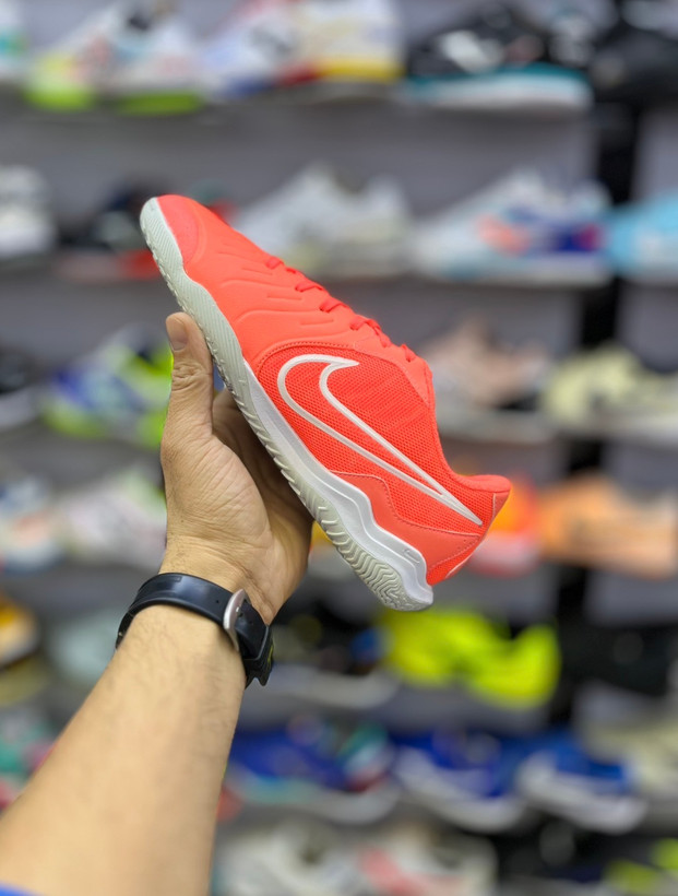 کفش فوتسال نایکی فول ایر نارنجی مناسب بازی انفجاری و سرعتی