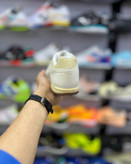 کفش سالنی حرفهای سبک برای حرکات سریع داخل سالن