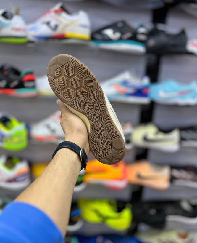 گاتو بژ سفید انتخاب بازیکنان خوشاستایل فوتسال