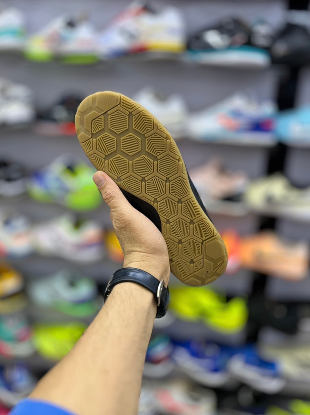 گاتو مشکی آبی انتخاب بازیکنان فیزیکی و سرعتی