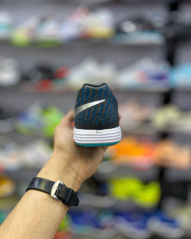 Nike Lunar Gato IC با کوشنینگ Lunarlon و کنترل دقیق توپ