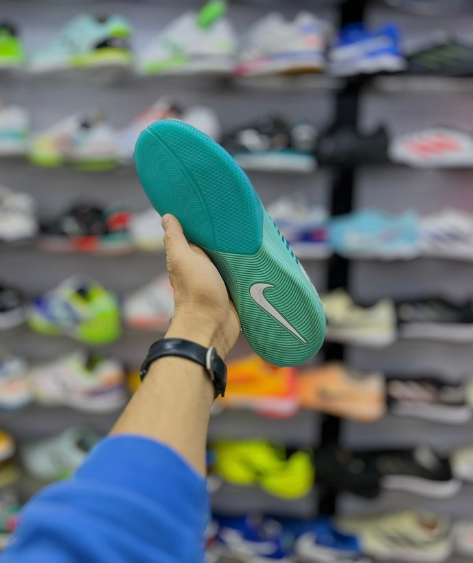 لونار گتو فیروزهای انتخاب وینگرهای سرعتی