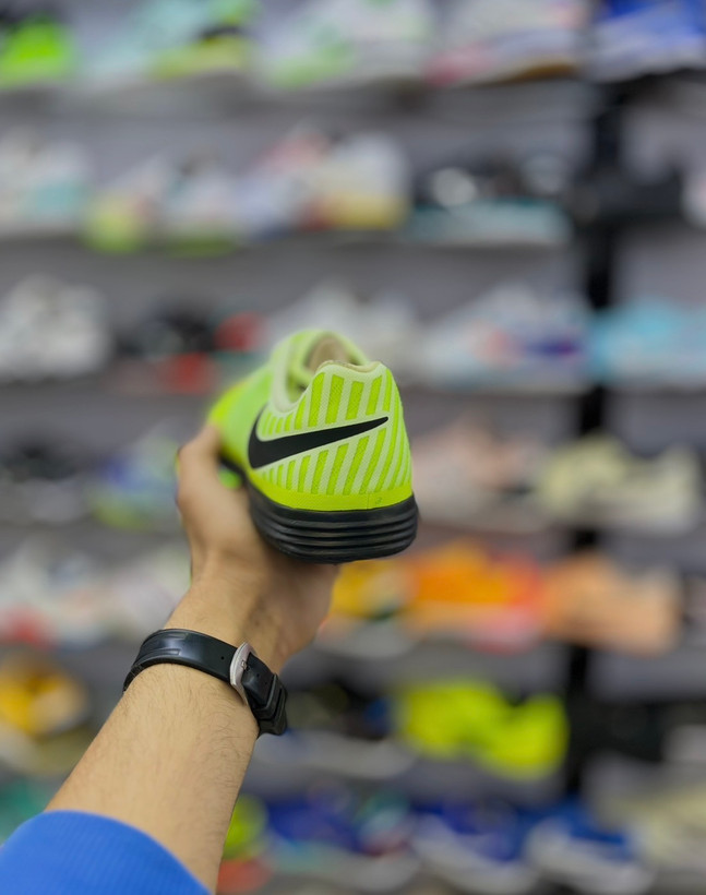 کفش سالنی حرفهای مناسب بازی پرفشار و سرعت بالا