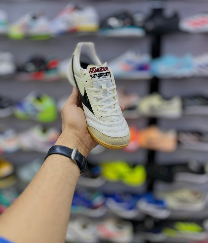 Mizuno Morelia ۲۰۲۵ با چرم با کیفیت و ثبات بالا