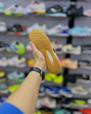 مورلیا کلاسیک سفید مشکی انتخاب بازیکنانی که سبک کلاسیک و تکنیک دقیق را ترکیب میکنند