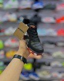 کفش سالنی حرفهای برای مهاجمان و بازیکنان فیزیکی