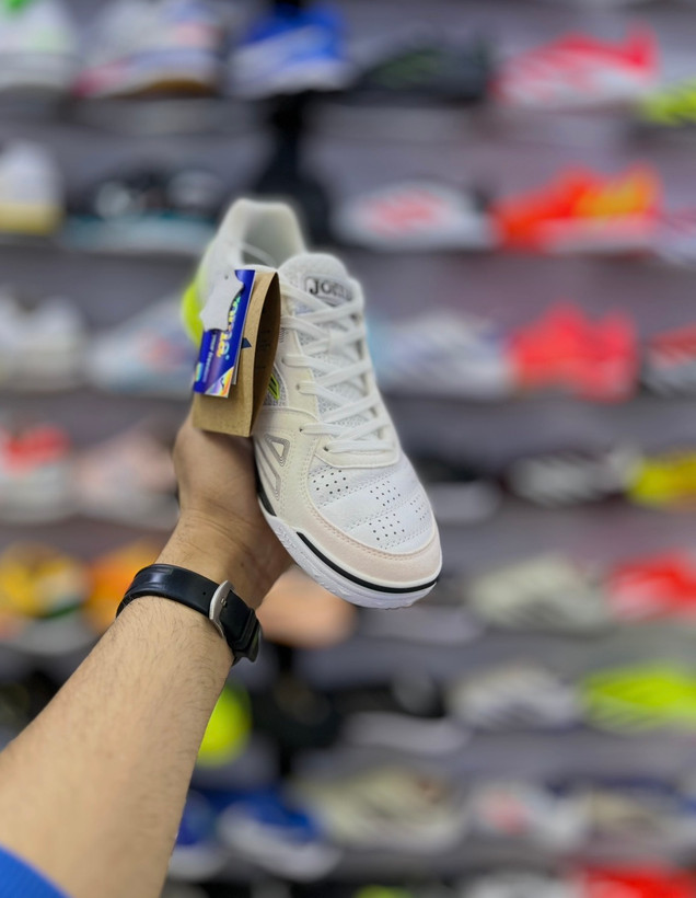 Joma Mundial 2025 سفید سبز با چسبندگی عالی برای کنترل ریتم بازی