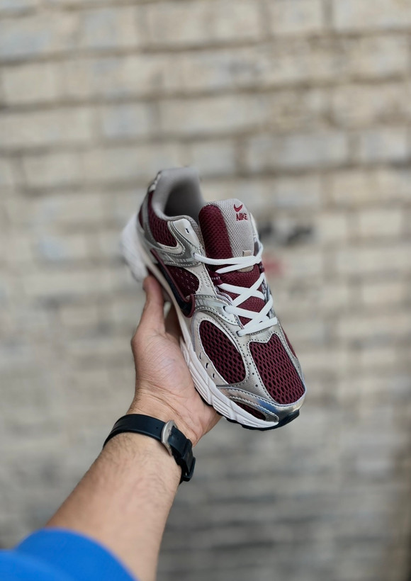 Nike V5 RNR 2025 نقرهای زرشکی یونیسکس با زیره نرم و راحت