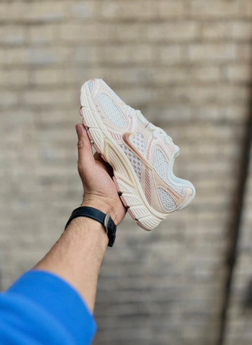 کتونی زنانه نایکی V5 RNR سفید صورتی مستر کوالیتی مناسب استفاده روزمره