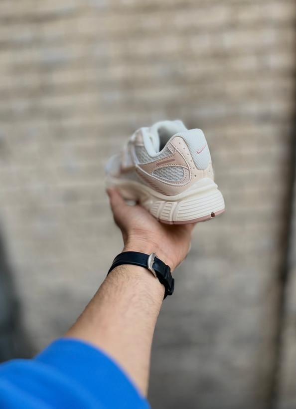 کتونی اسپرت دخترانه نایکی وی ۵ مناسب دانشگاه و پیادهروی