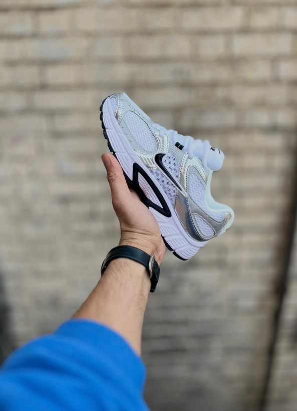 کتونی اسپرت نایکی V5 RNR سفید مشکی مستر کوالیتی مناسب استفاده روزمره