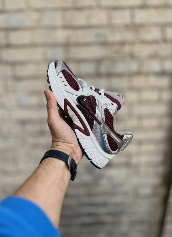 کتونی اسپرت نایکی V5 RNR نقرهای زرشکی مستر کوالیتی مناسب استایل خاص