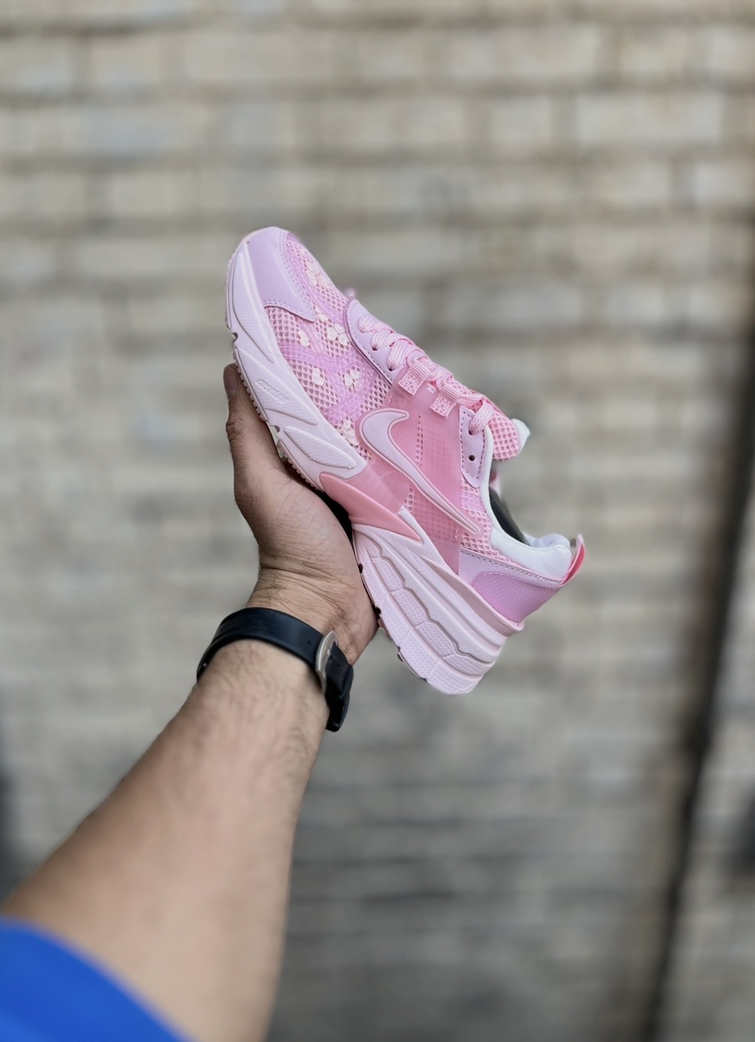 خرید قسطی کتونی زنانه نایکی V2K صورتی – مستر کوالیتی ۲۰۲۵ Nike V2K