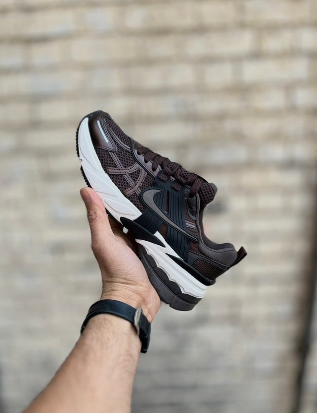 کتونی اسپرت نایکی V2K قهوهای سوخته مستر کوالیتی مناسب استفاده روزمره