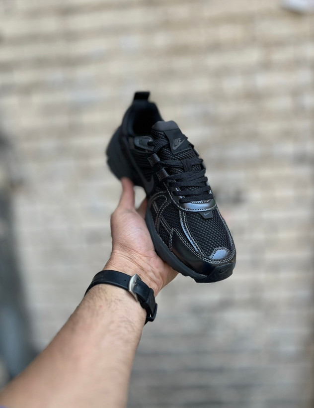 Nike V2K 2025 مشکی نقرهای یونیسکس با طراحی مدرن