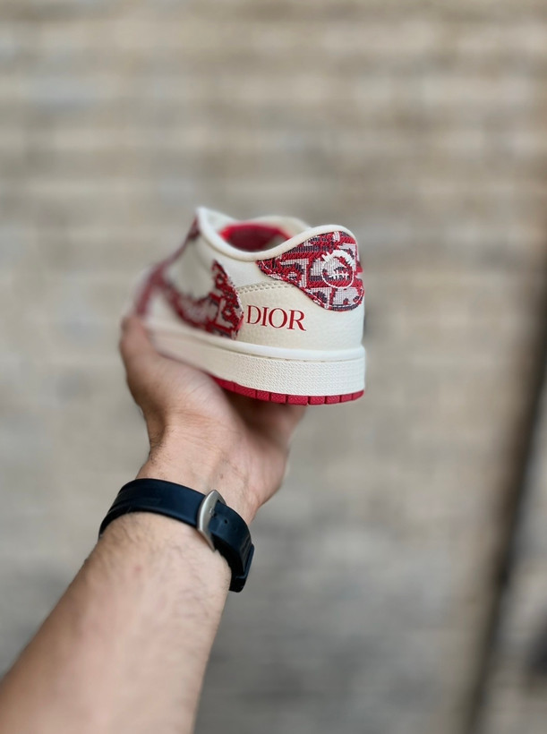 کفش نایک تراویس اسکات سفید قرمز استایل لوکس خیابانی