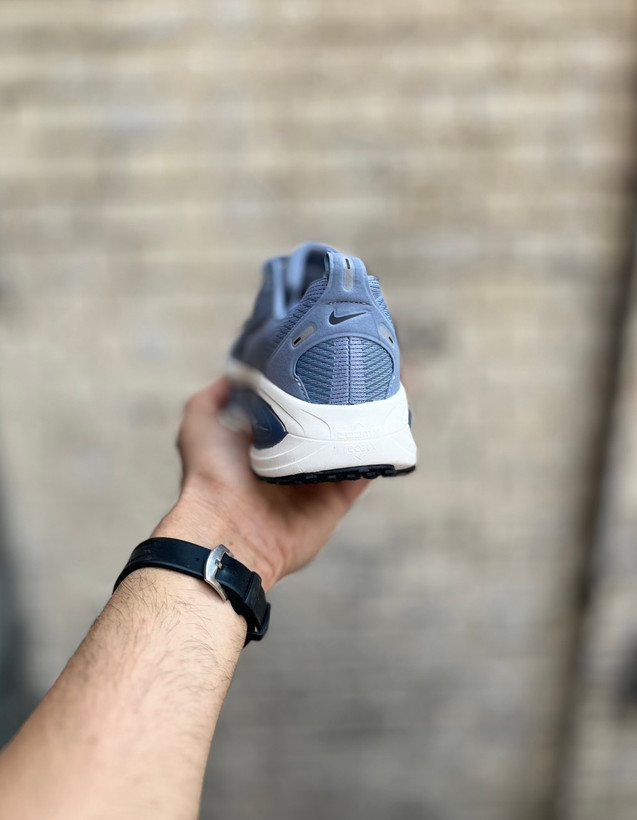 کفش اسپرت زنانه و مردانه نایکی ومرو رنگ آبی