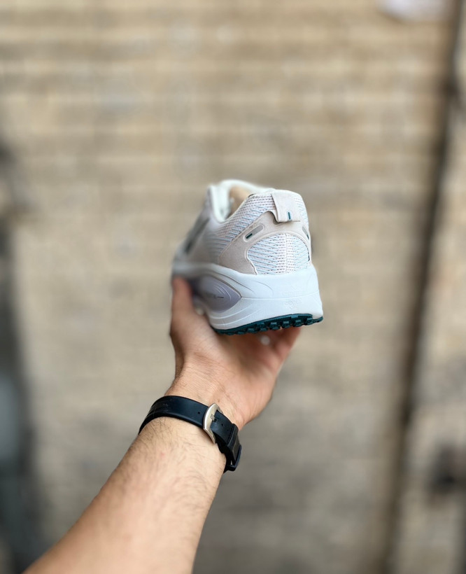 کتونی روزمره نایکی ومرو سفید سبز مناسب استایل روشن