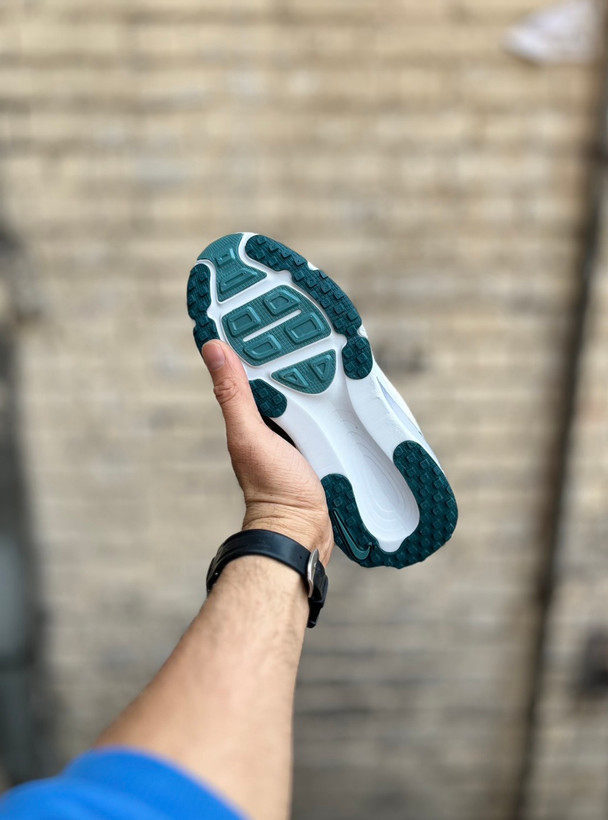 کتونی اسپرت نایکی ومرو سفید سبز مستر کوالیتی مناسب پیادهروی