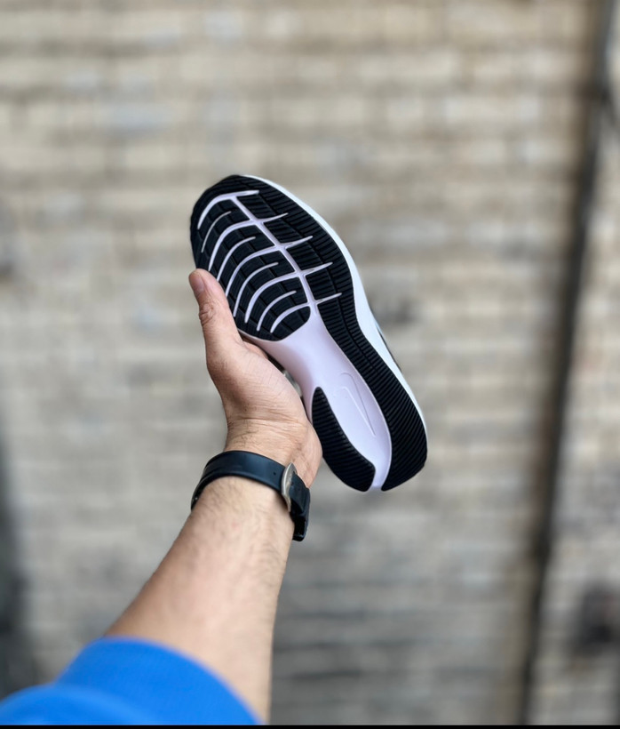 کتونی نایکی مشکی سفید مناسب استایل شهری و باشگاه