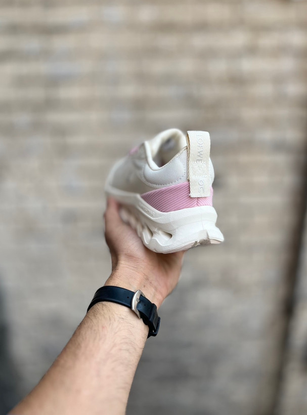 کفش اسپرت آن رانینگ سفید صورتی با زیره CloudTec