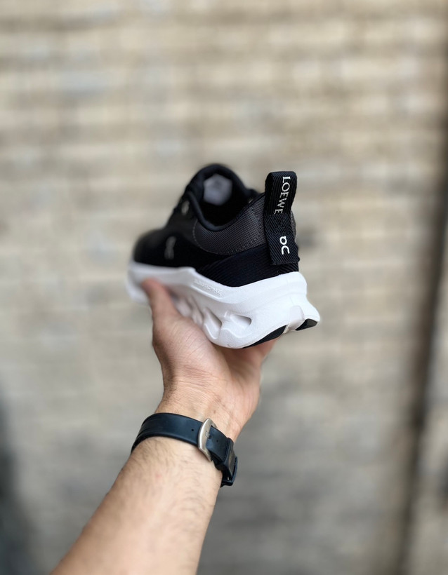 کفش اسپرت آن رانینگ سفید مشکی مناسب پیادهروی