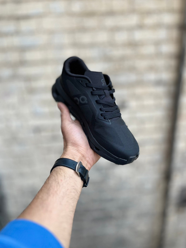 On Cloud 2025 مشکی یونیسکس