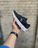 کتونی اسپرت آن رانینگ کلود زون مشکی زیره سفید مستر کوالیتی