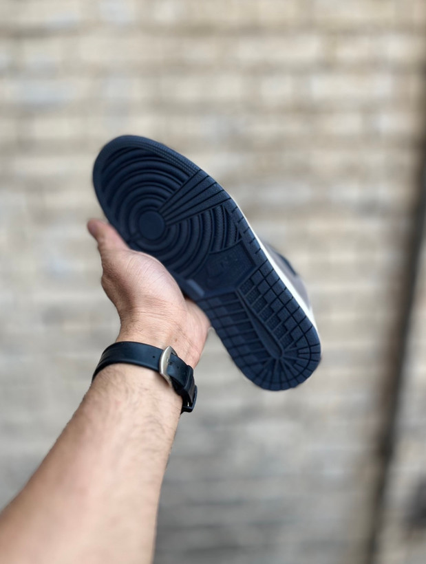 کتونی جردن کرم سرمهای با تیک طوسی سایز ۳۷ تا ۴۵