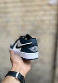 کتونی مستر کوالیتی Air Jordan 1 Low مناسب ست اسپرت و کژوال رنگ سرمهای و سفید