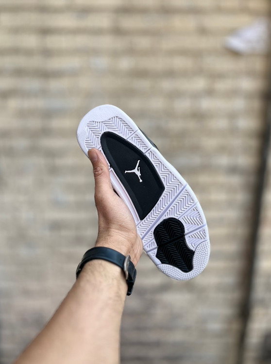 کتونی خاص Air Jordan 4 Retro کهکشانی مناسب استایل فشن و روزمره
