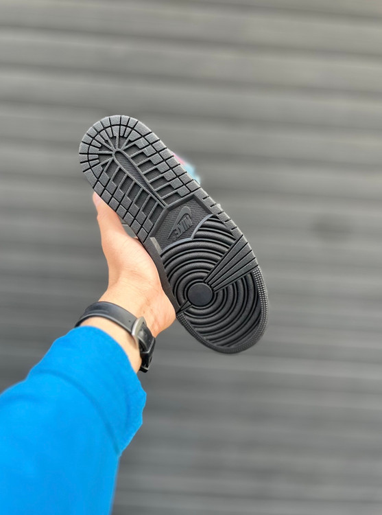 کتونی خاص Air Jordan 1 FACETASM مناسب استفاده روزمره و استایل اسپرت