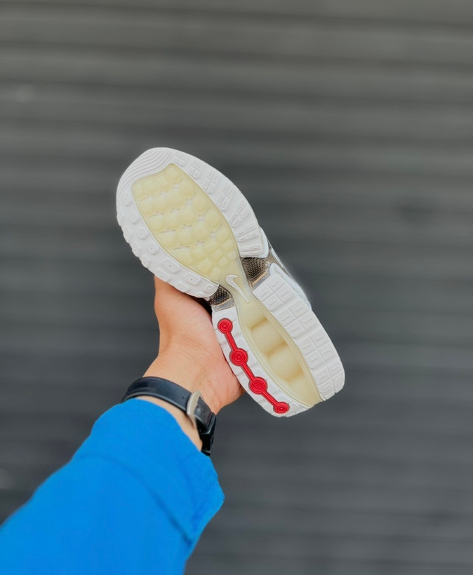 کتونی Nike Air Max DN سفید مناسب باشگاه و پیادهروی