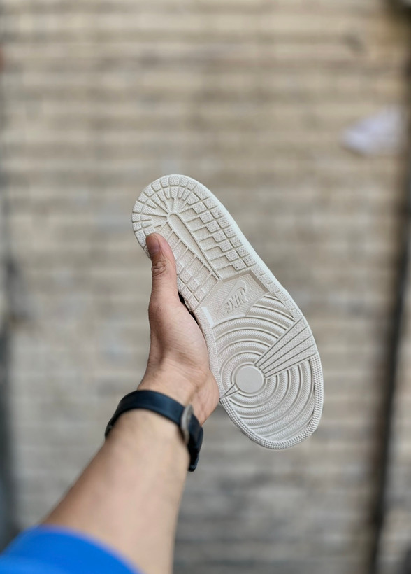کتونی Air Jordan 1 Low طوسی روشن مناسب استفاده روزمره