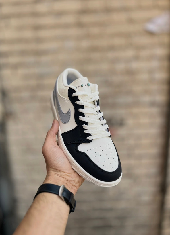 Air Jordan 1 Low Light Grey Smoke مناسب استایل کژوال و خیابانی