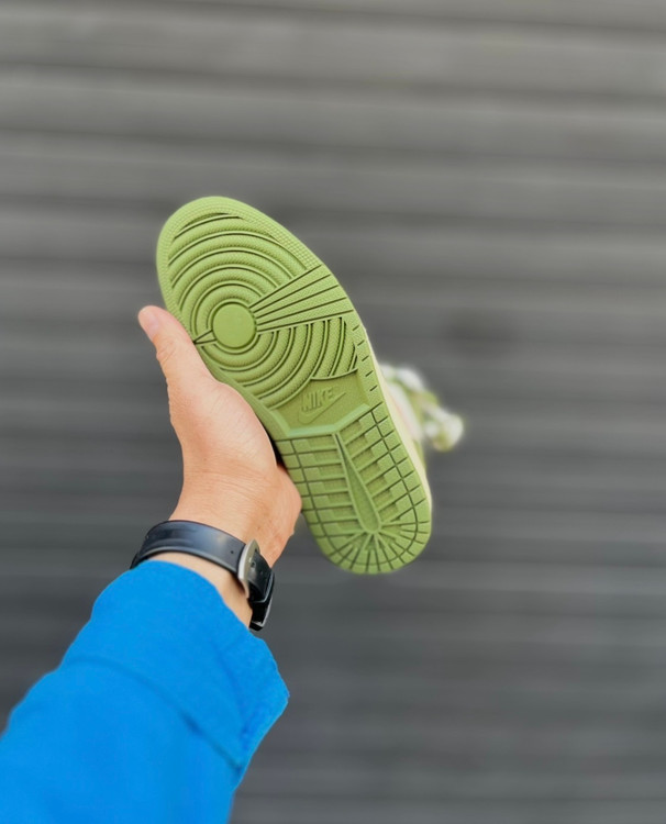 کتونی Air Jordan 1 High Celadon مناسب استایل اسپرت و روزمره