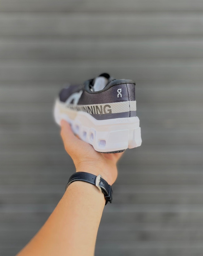 On Running Cloudmonster Black White مناسب پیادهروی و استفاده روزمره